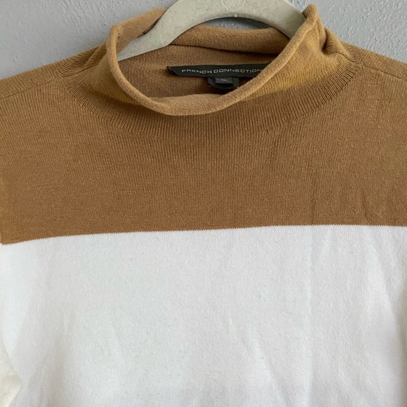 French Connection Sweater Size Medium Turtleneck Colorblock Tan White Neutral - Picture 3 of 9